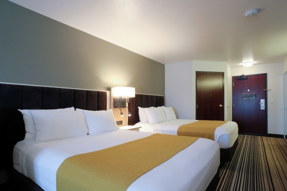 Oxford Suites Spokane Valley 12/64