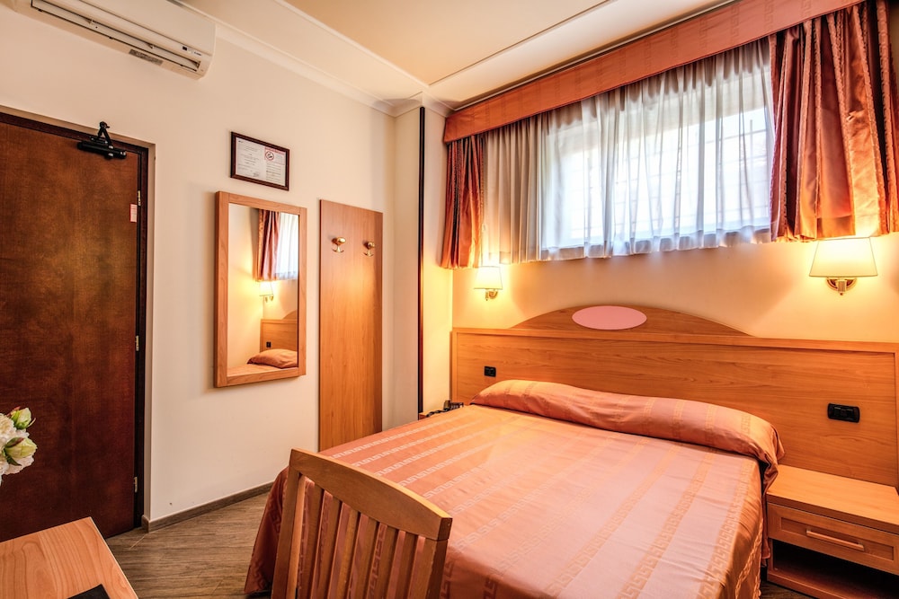 Hotel Roma Tiburtina 24/50