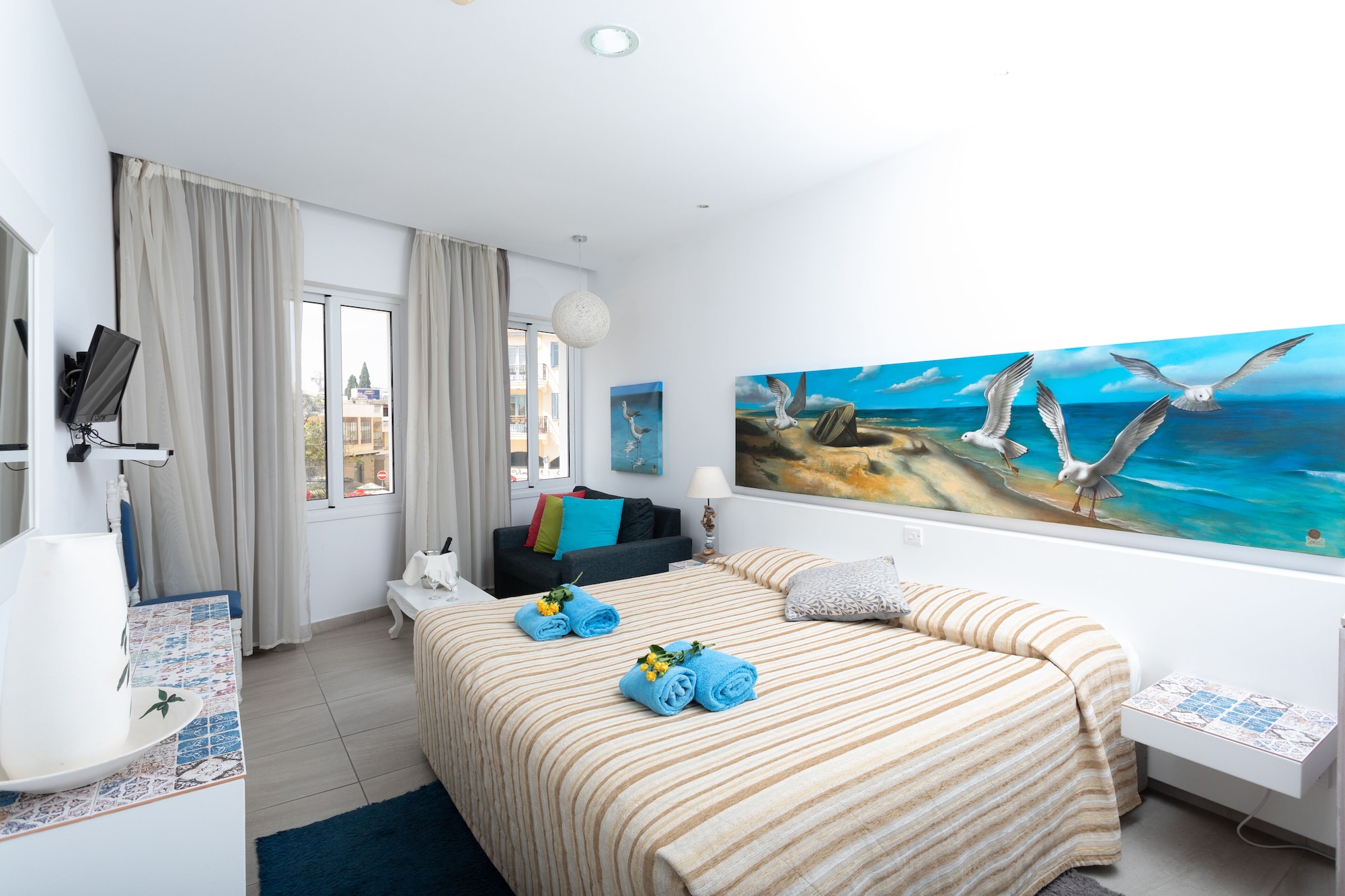 EXECUTIVE, CITY VIEW