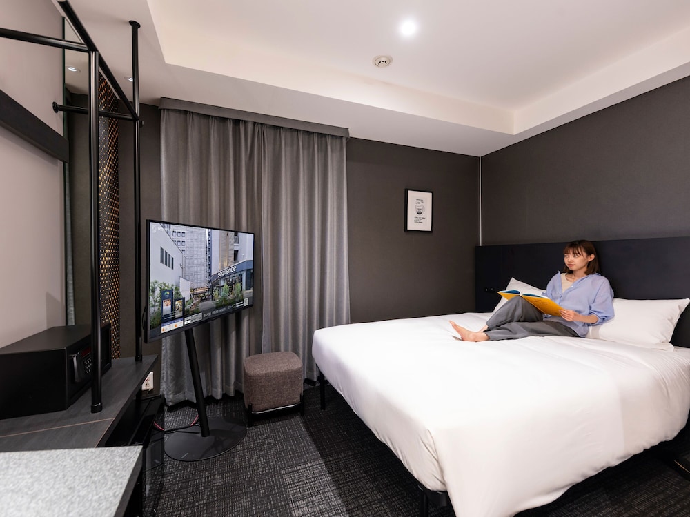 ROOM, DOUBLE BED