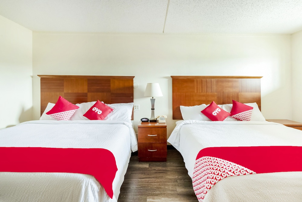 Oyo Hotel San Antonio Lackland AFB/Seaworld Hwy 90 W 14/52