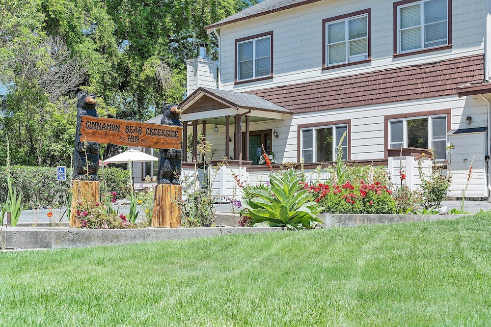 Cinnamon Bear Creekside Inn 56/59