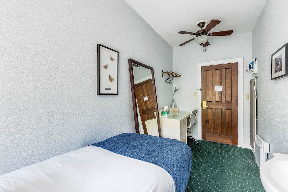 The College Inn 9/50