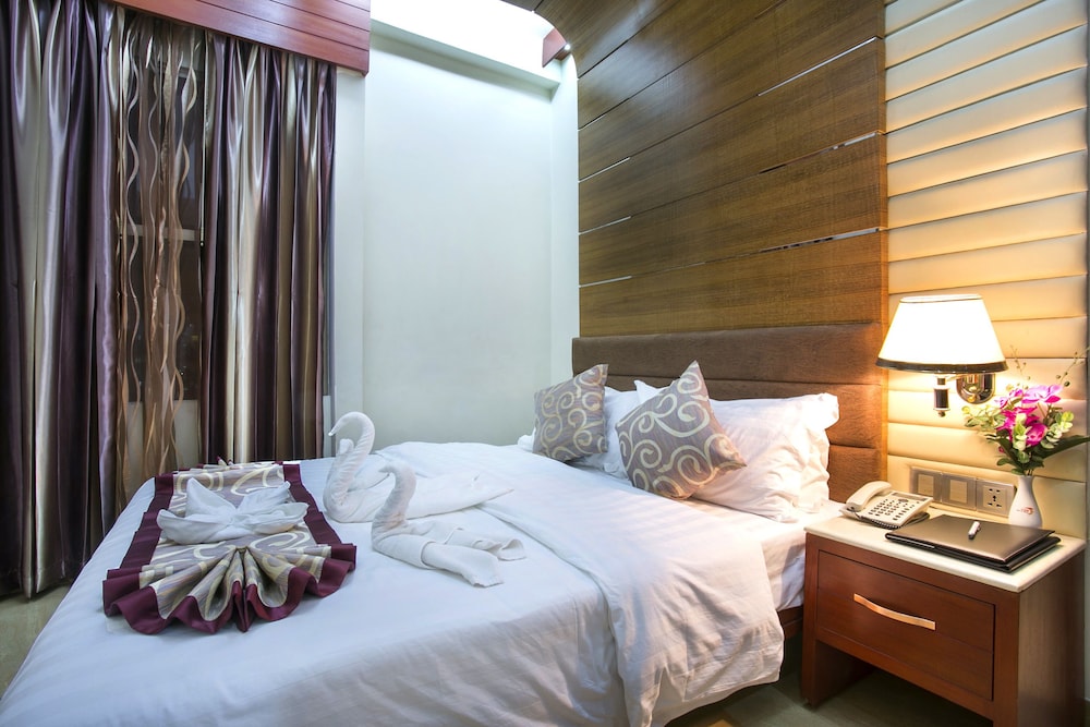 Fars Hotel and Resorts 12/41