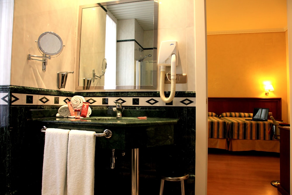 Hotel Cervantes 30/41