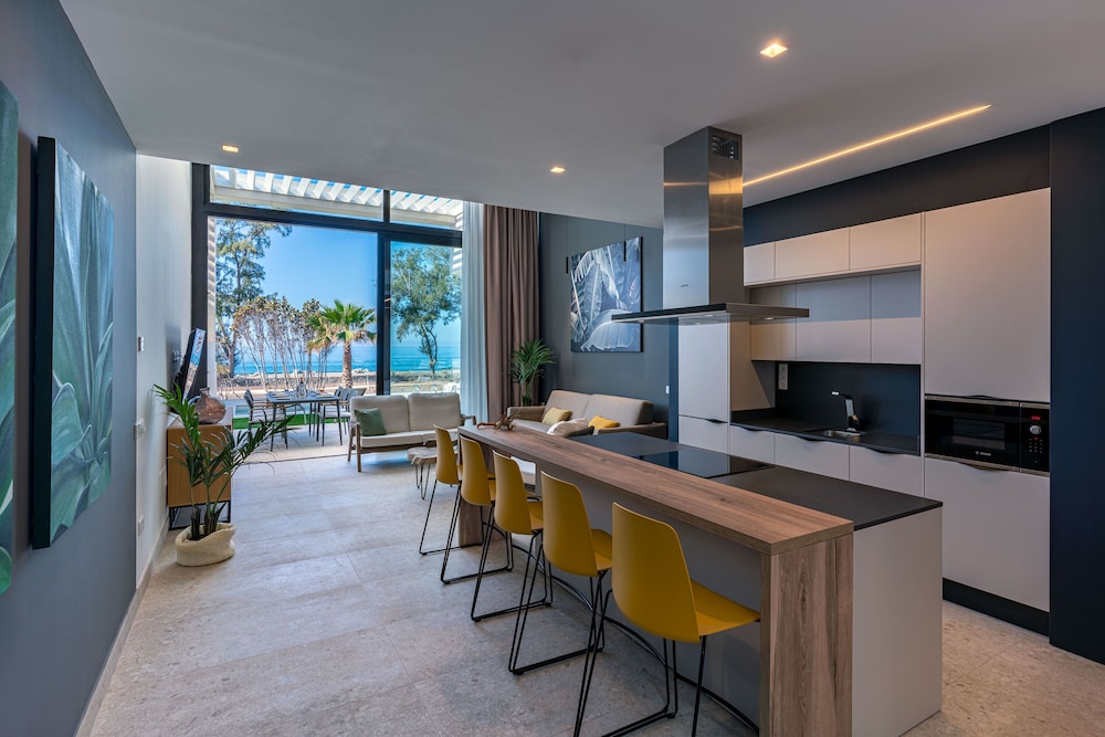 Resort Cordial Santa Agueda and Perchel Beach Club 66/79