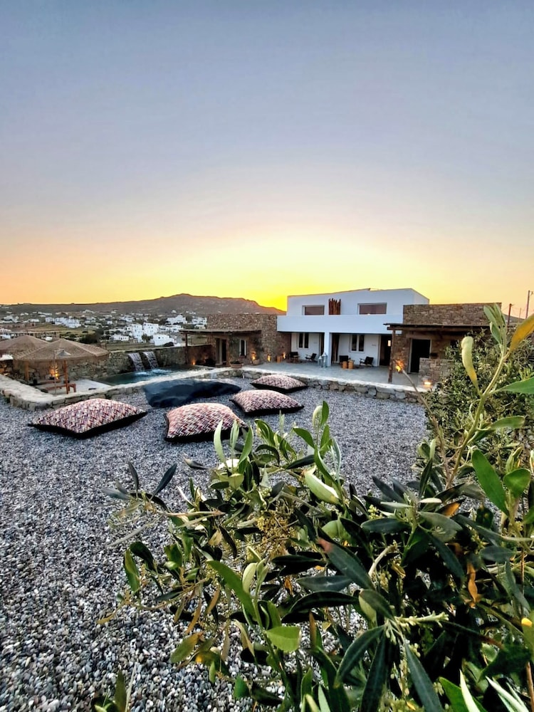 Mykonos Dot - Art Homes 28/46