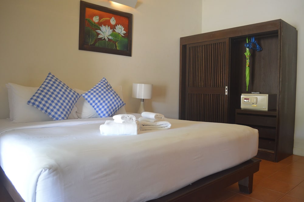 DELUXE, SEA VIEW