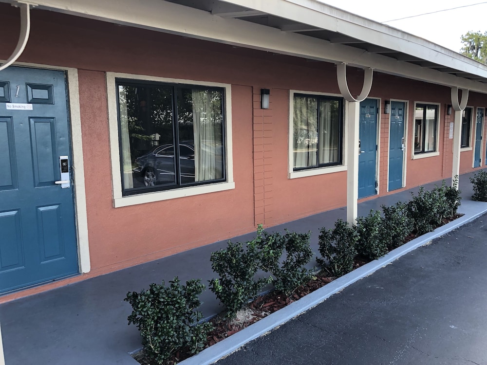 Ocala Cove Motel 7/41