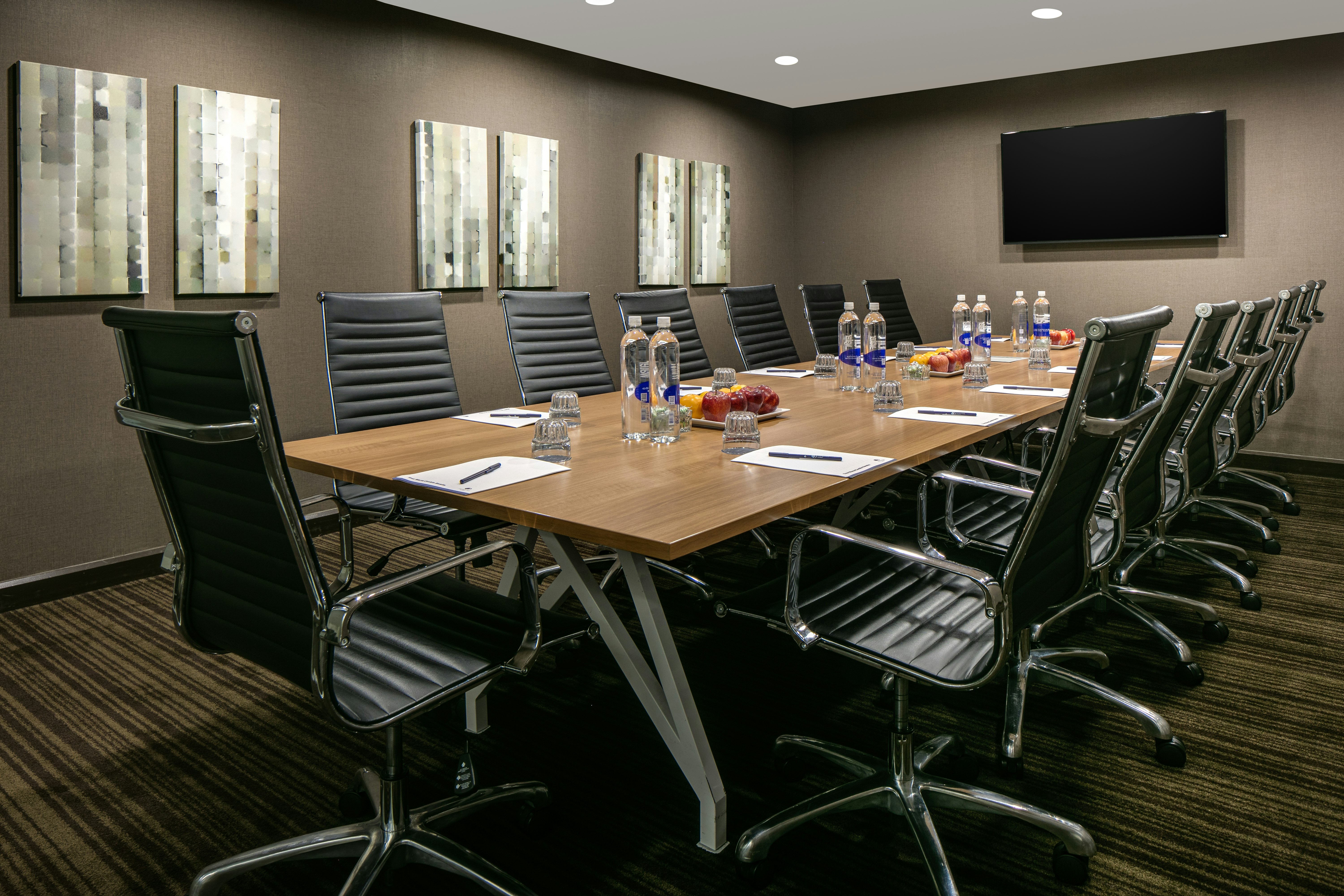 Doubletree By Hilton Dallas Market Center 13/17