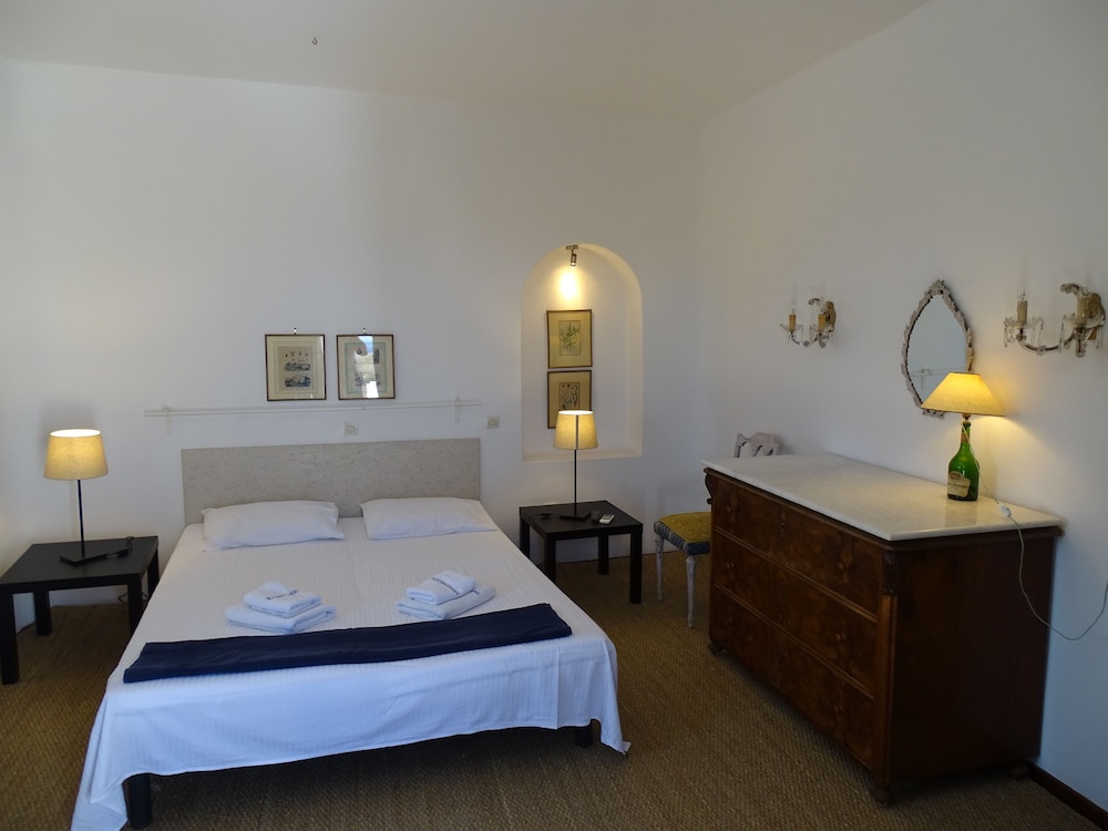 MONOLITHOS HOTEL 16/55