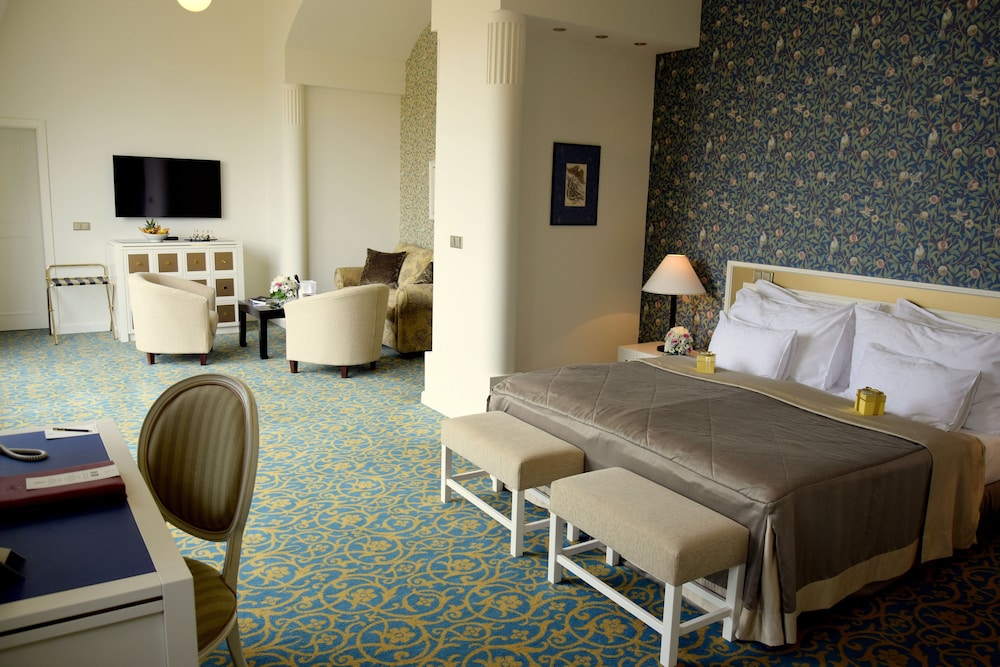 Savoy, Suite, Queen Bed, Terrace