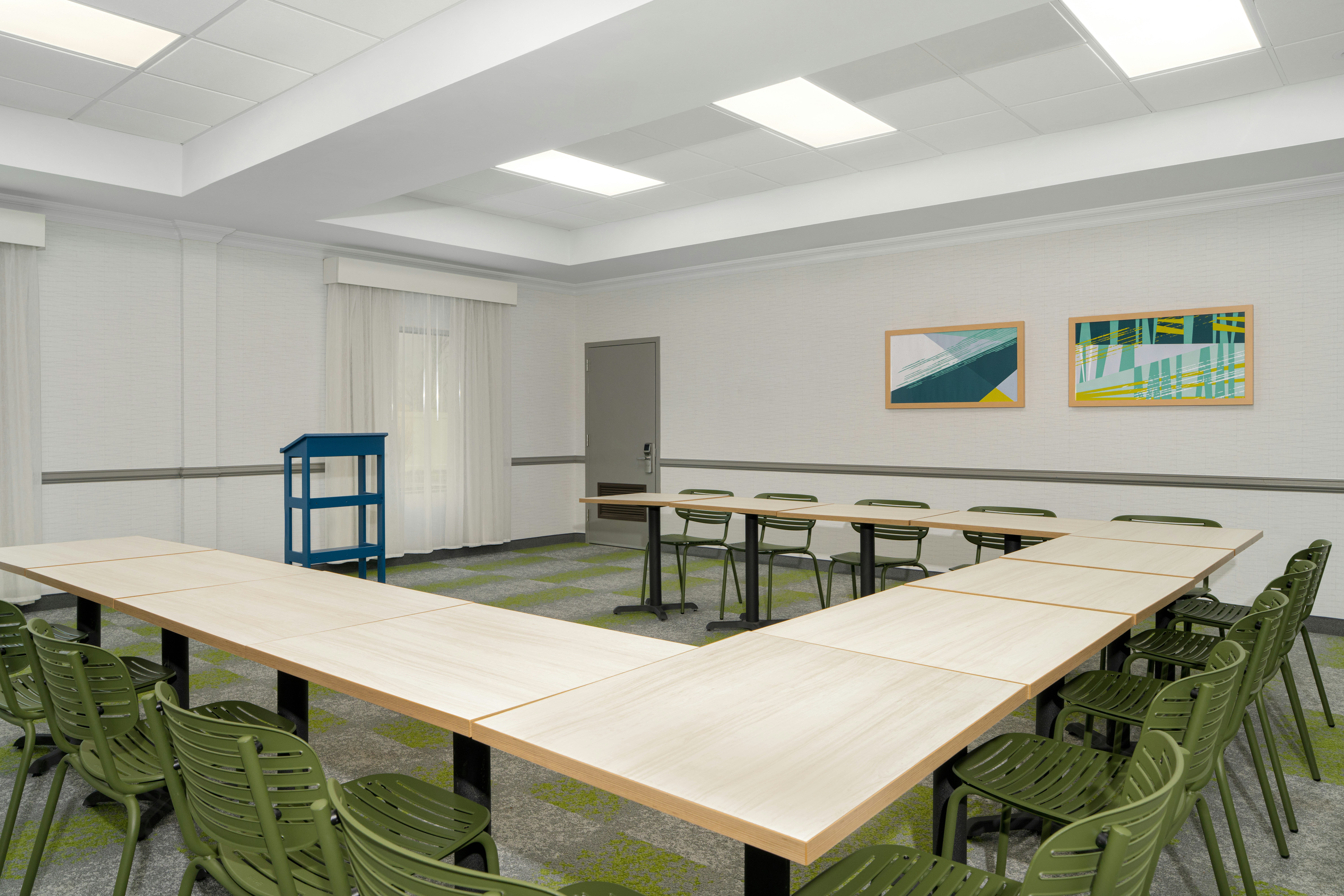 Spark by Hilton Rahway 22/25