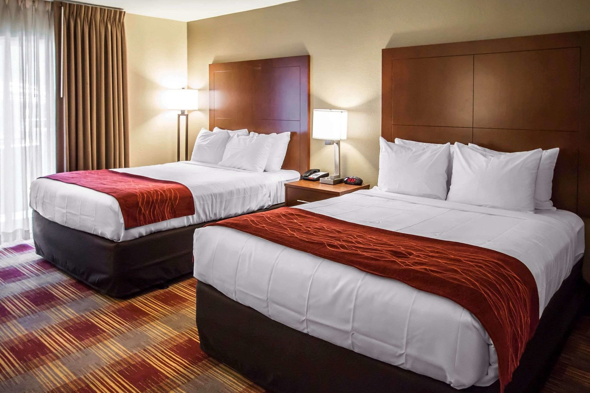 UPGRADE, BUSINESS, 2 QUEEN BEDS