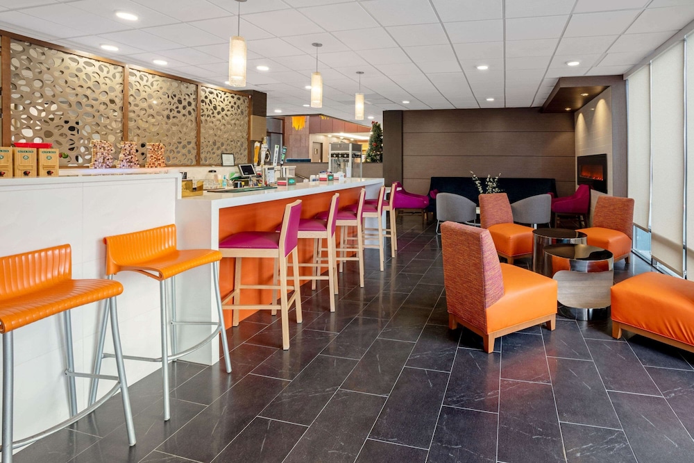 La Quinta Inn And Suites By Wyndham Seattle Federal Way 38/49