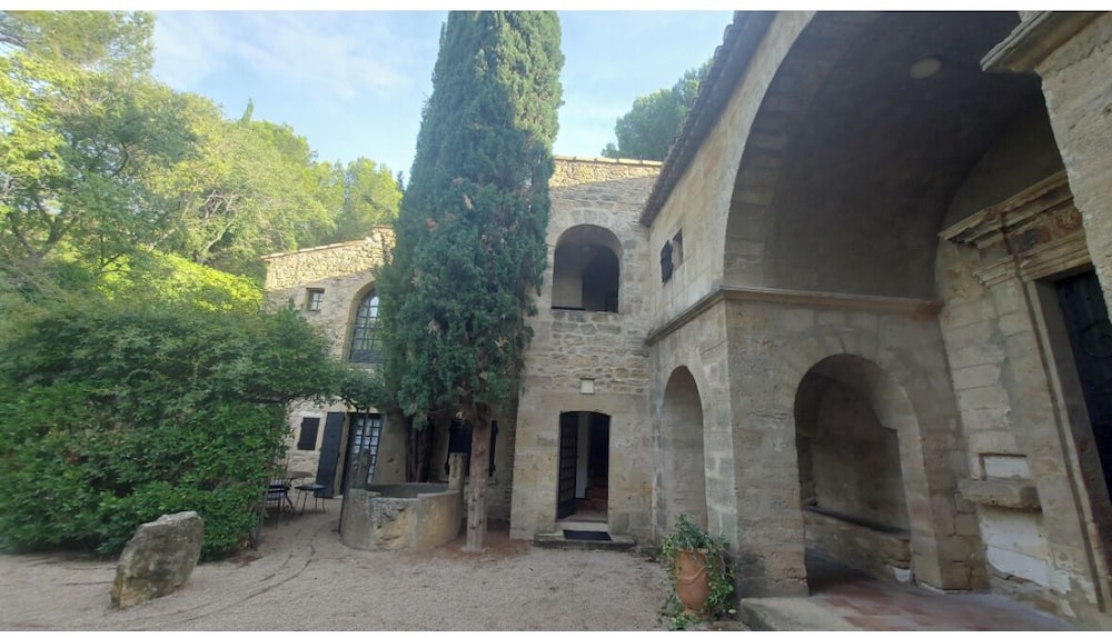Abbaye de Sainte Croix 8/81