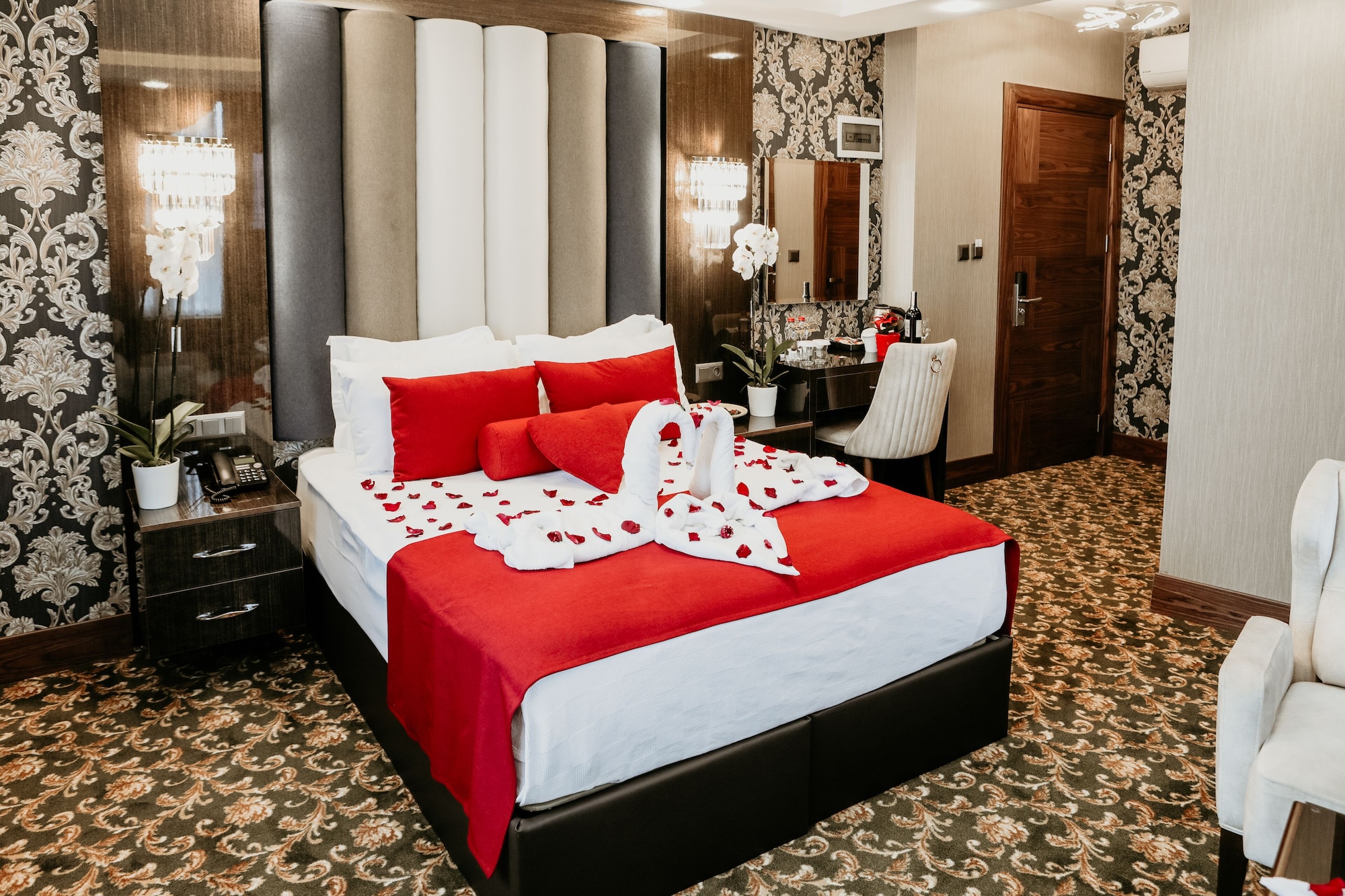 LUXURY, QUEEN BED, SEA VIEW