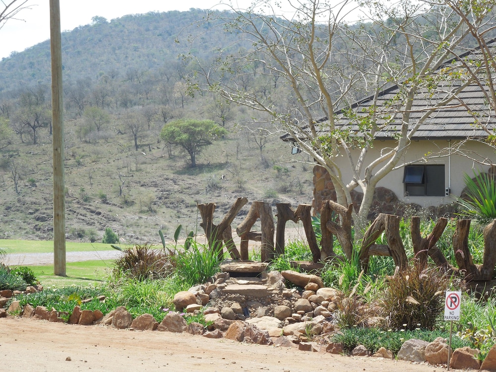 Trees Too Guest Lodge 25/39