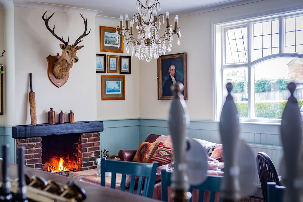 The Cricketers Inn 32/42
