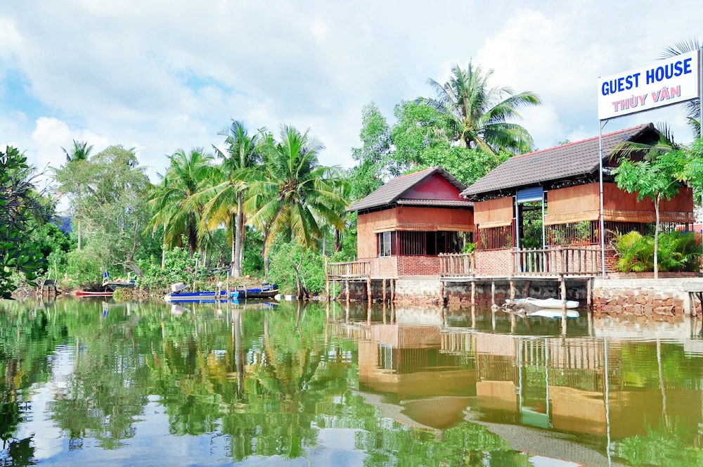 Thuy Van Bungalow 35/37