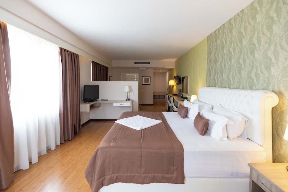 Bleart Hotel 39/92