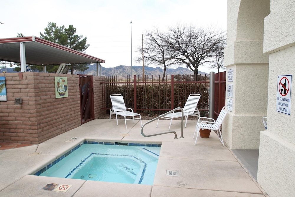 Gateway Studio Suites 5/54