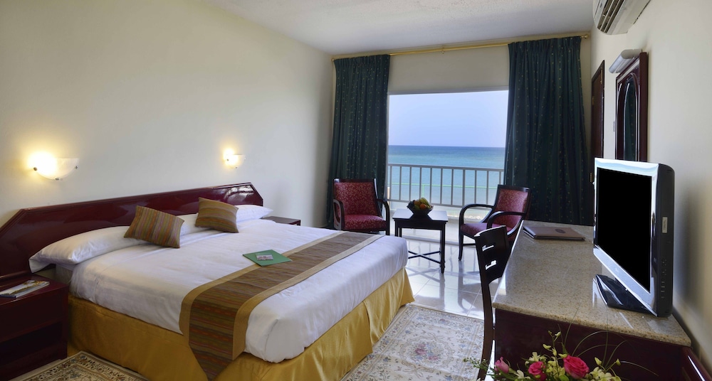 RESORT SUR BEACH HOLIDAY 4/33