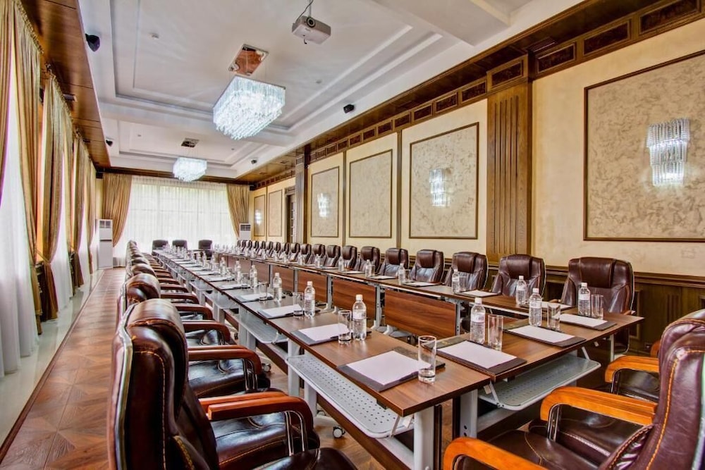 The Plaza Hotel Almaty 55/61