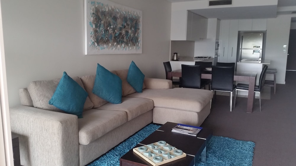 Kirra Surf Apartments 43/75