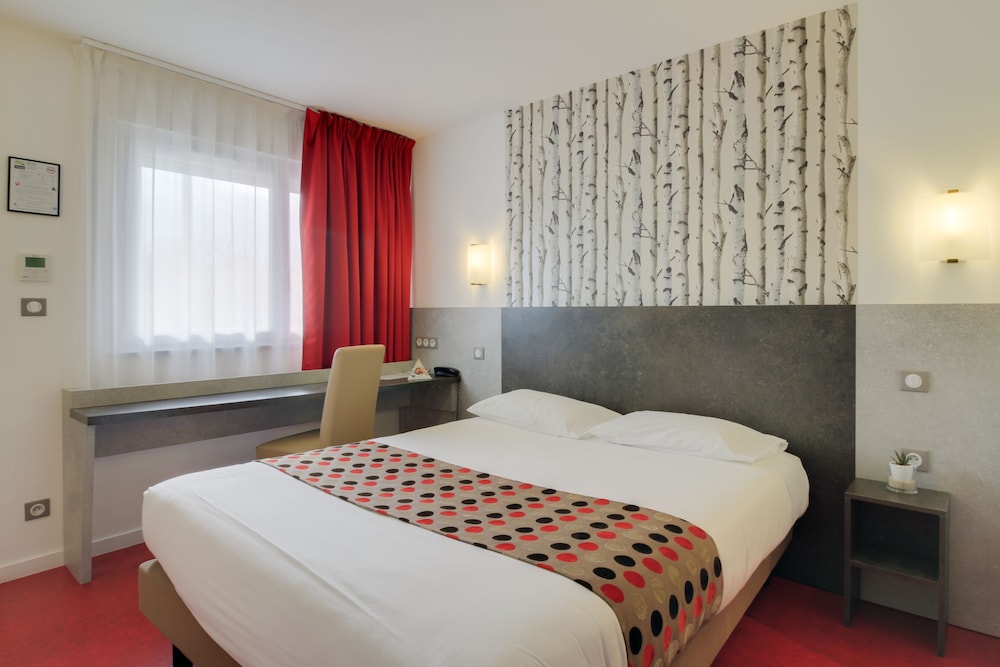 Brit Hotel Hermes 11/42