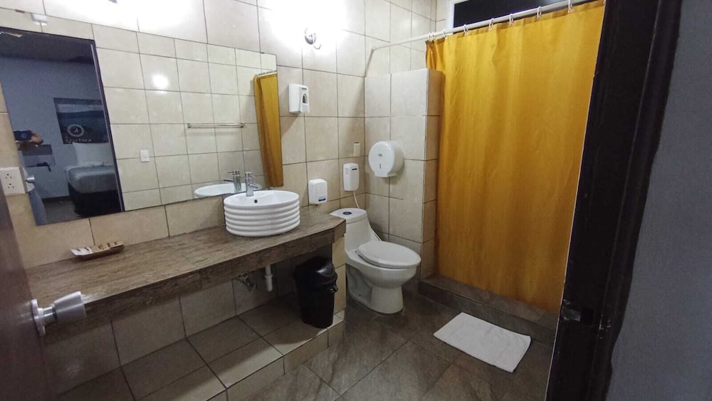 Kartagus Hotel Boutique 72/76