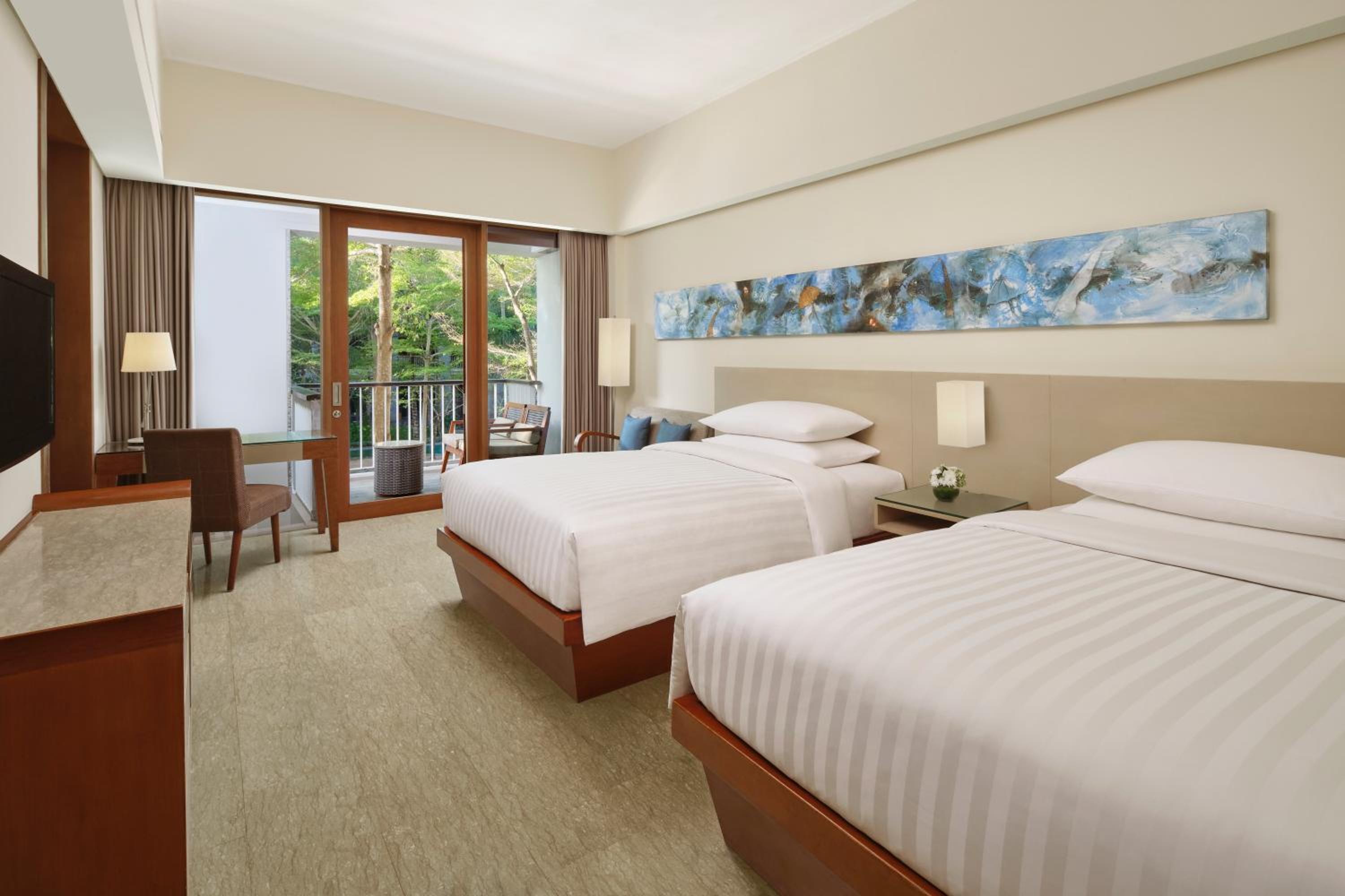 Deluxe, Double Bed, Pool View, Balcony