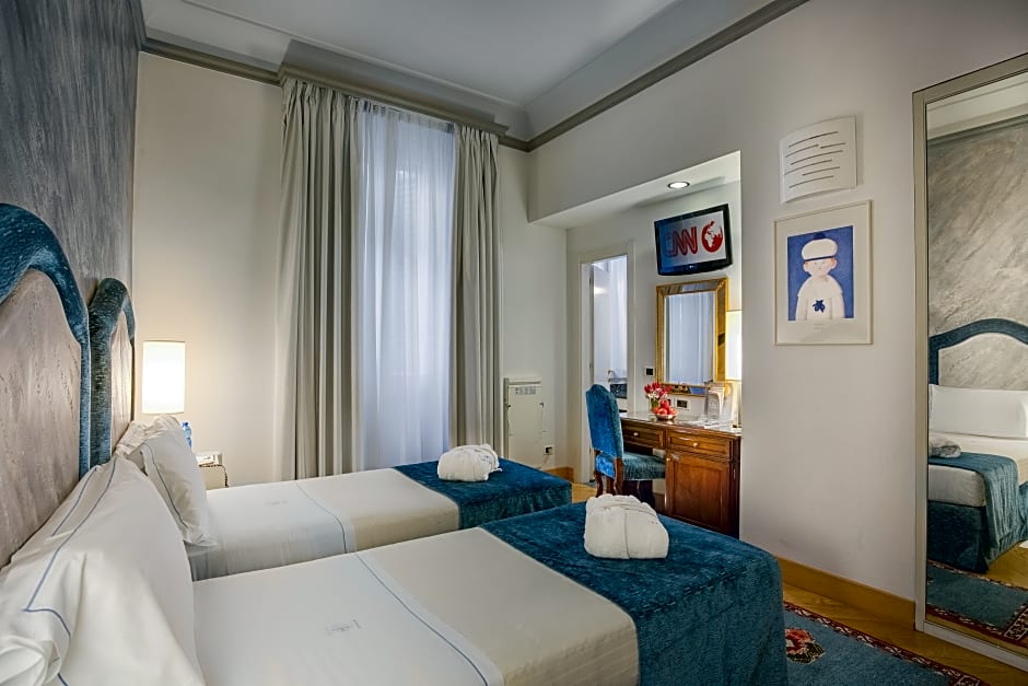 غرفة قياسية ثلاثية، Rivoli Boutique Hotel 2/3