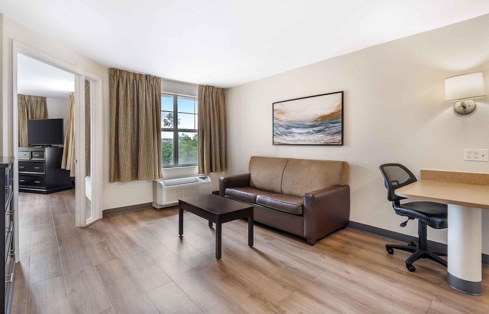 Extended Stay America Fort Lauderdale Cypress Crk 6th Way 35/48
