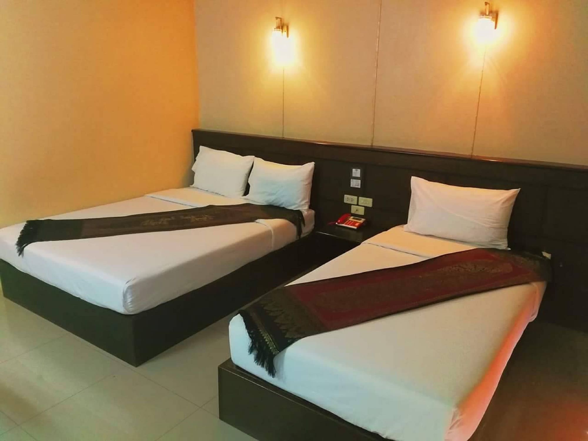 SUPERIOR, TWIN BEDS