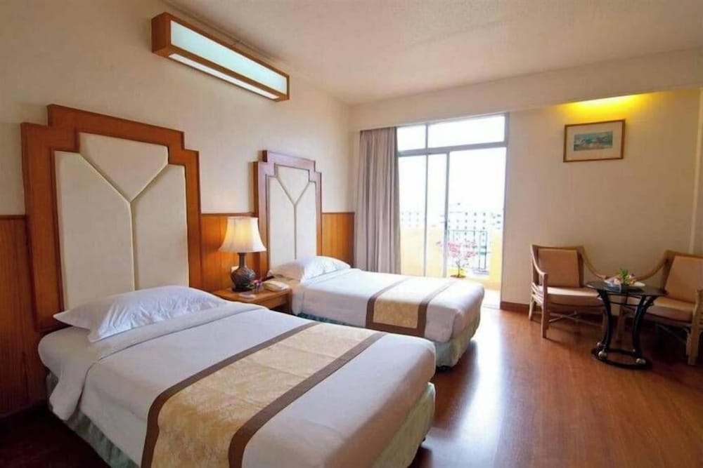 غرفة ديلوكس بسرير مزدوج، Golden Beach Hotel Pattaya 3/10