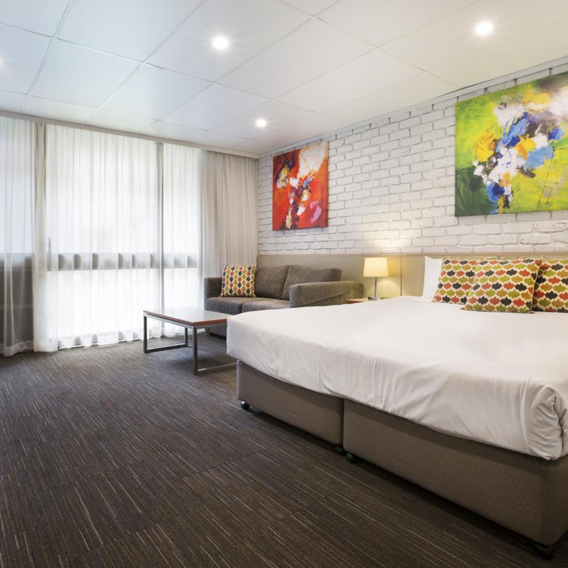 Studio, King Bed