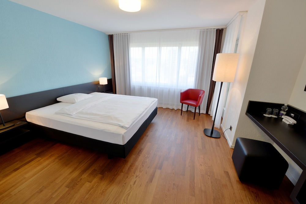 غرفة قياسية بسرير كينج، Hotel Illuster 5/8