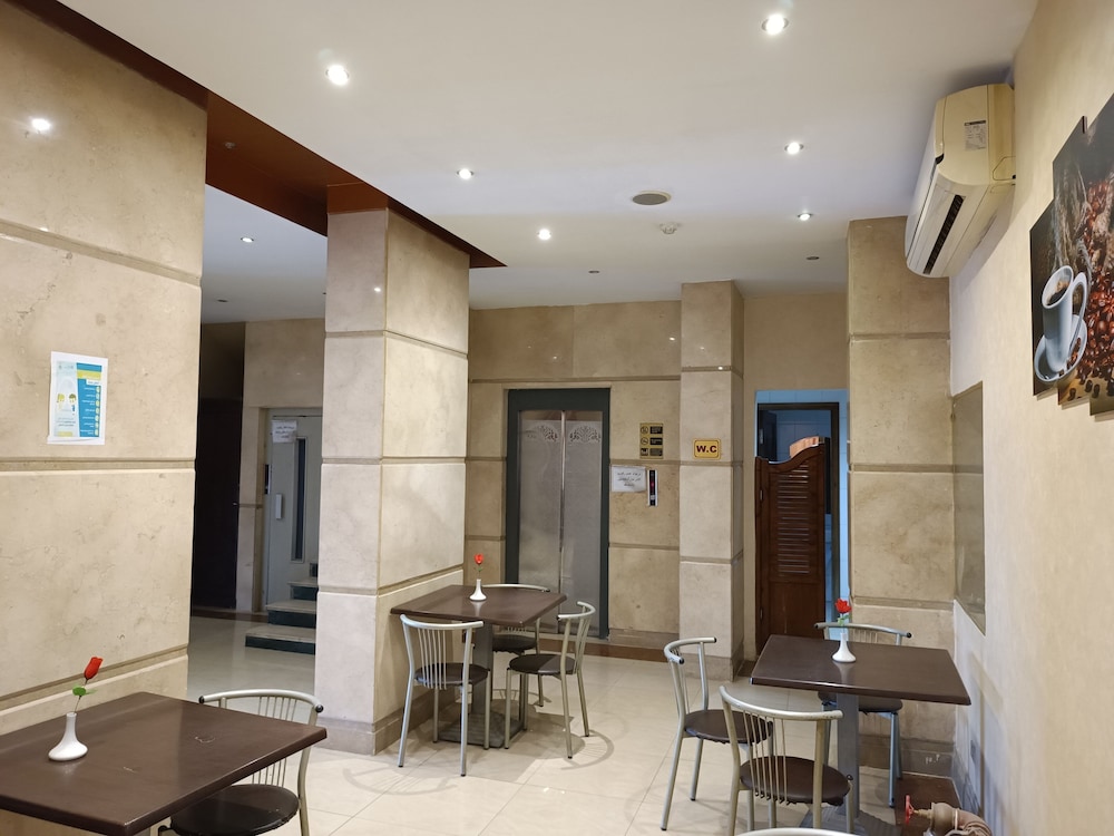 restaurant cafeteria