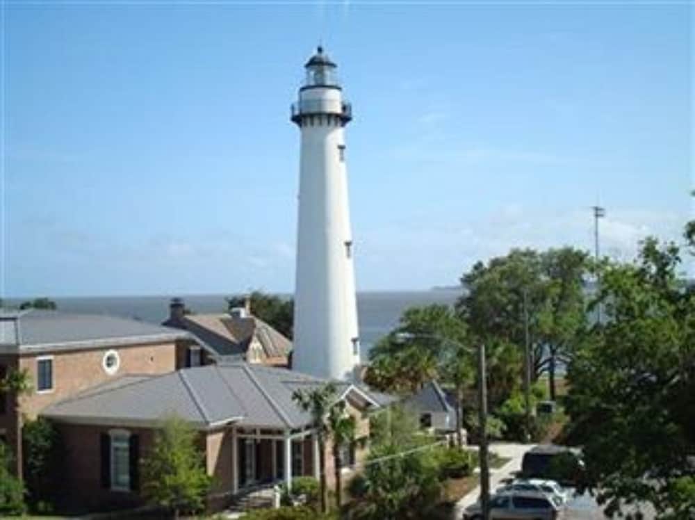 Ocean Inn and Suites 66/72