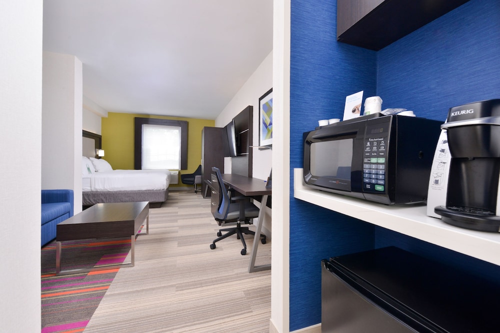 Holiday Inn Express Mystic 40/45