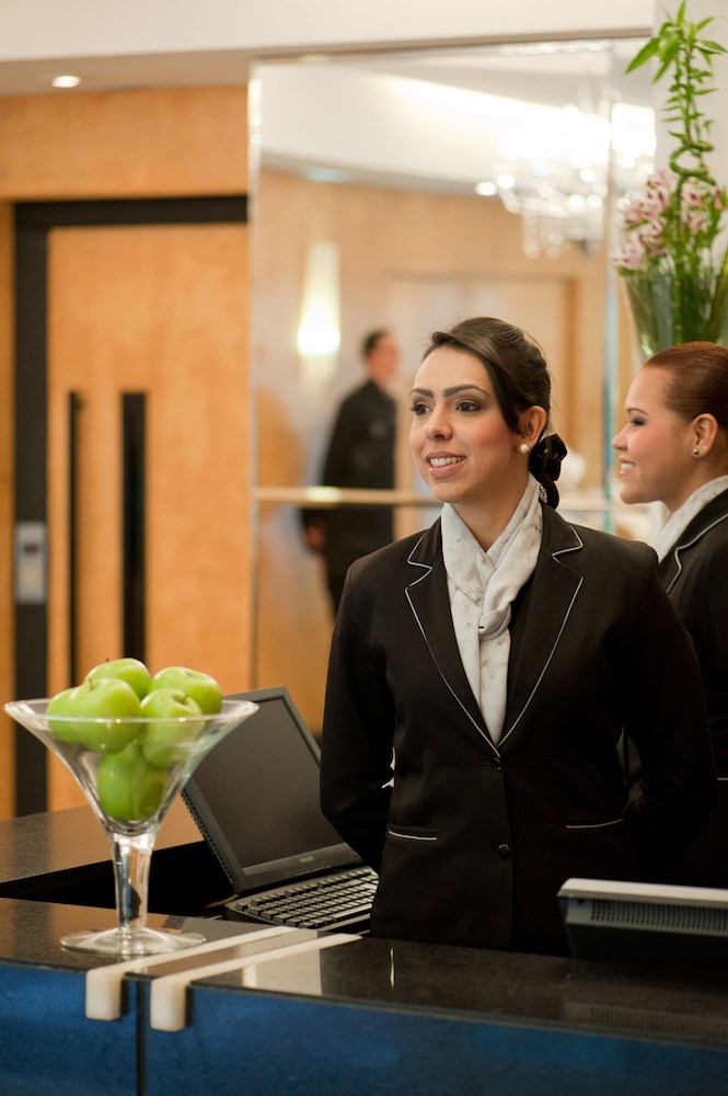 Hb Hotels Sequoia 8/50