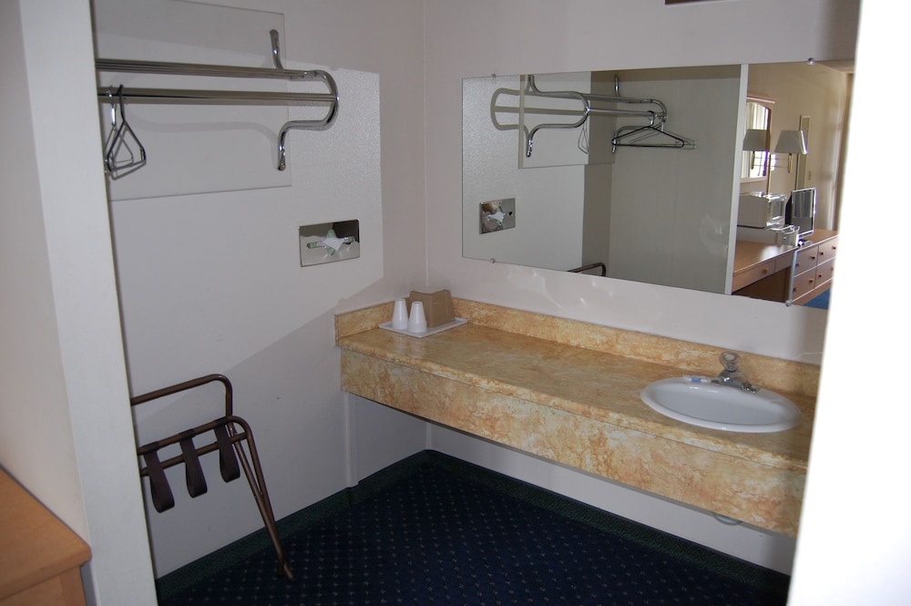 Western Inn Lakewood/Tacoma 8/49