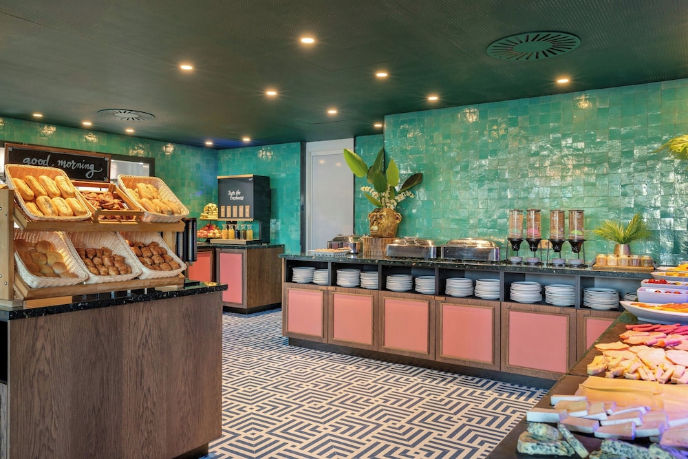 Corendon Amsterdam New-West, a Tribute Portfolio Hotel 64/69