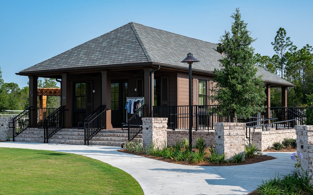 Camp Creek Inn 2/50