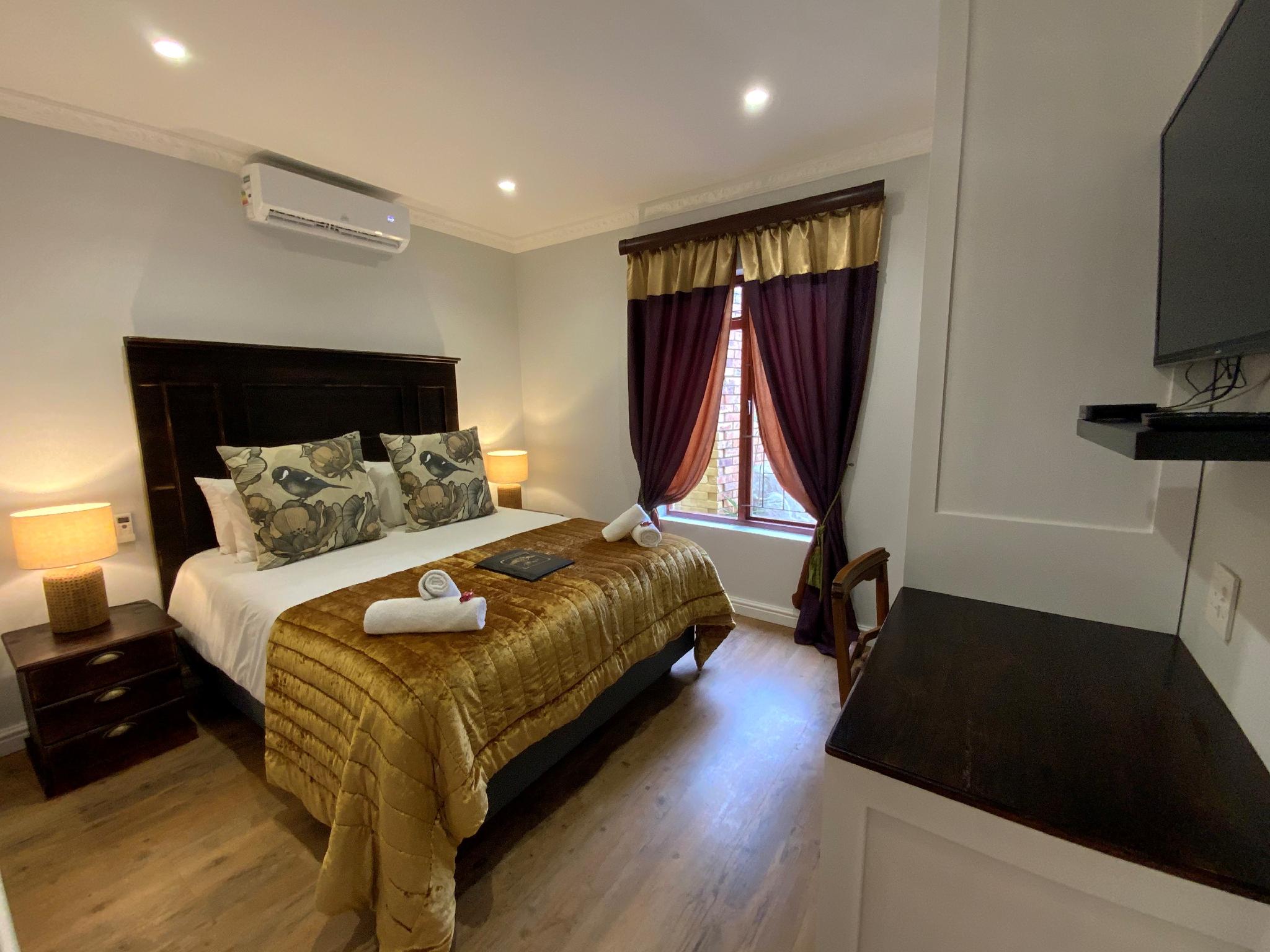 Deluxe, King Bed, Queen Bed