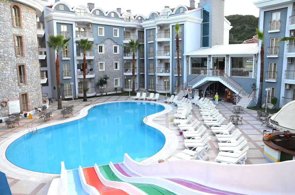 Alenz Suite Hotel 19/21