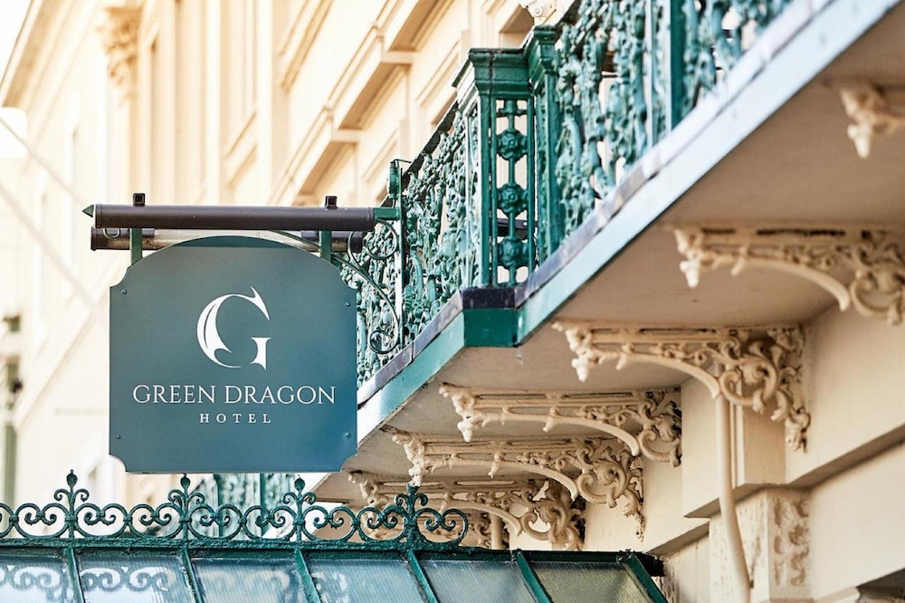 Green Dragon Hotel 34/49