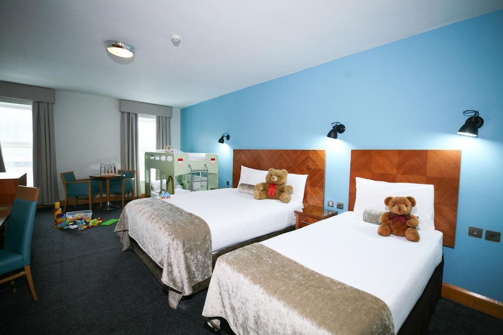 Treacys Hotel Waterford 25/70