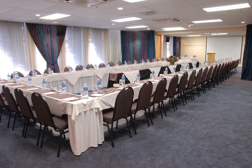 Cape Town Lodge Hotel 50/53